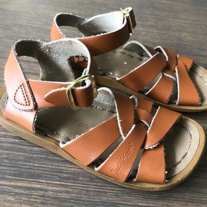 Saltwater Sandals - Brown size 7 (toddler)